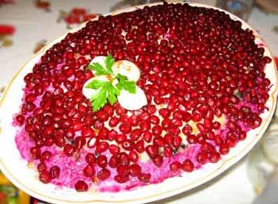Салат с гранатом и курицей
