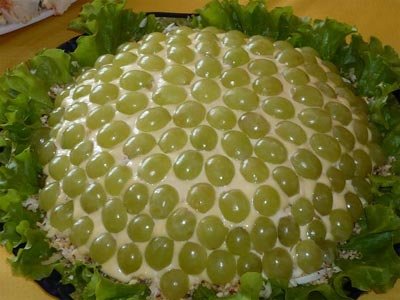 Салат с виноградом и курицей