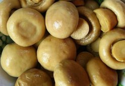 Салаты с консервированными шампиньонами