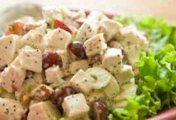 Простой салат с курицей
