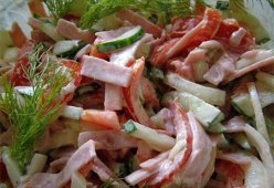 Салат с ветчиной и помидорами