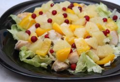 Салат ананасовый с курицей