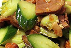 Салат из говядины с огурцами