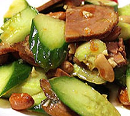 Салат из говядины с огурцами