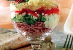 Салат с языком и ветчиной