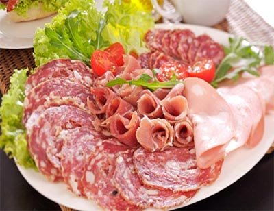 Салаты с колбасой