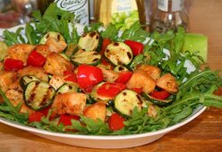 Теплый салат с курицей