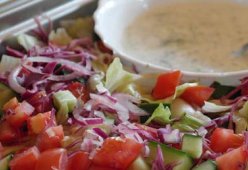 Салат из сырых кабачков