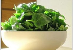 Салаты из шпината