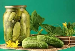 Салаты с солеными огурцами