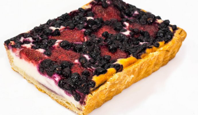 Пирог из песочного теста с вареньем