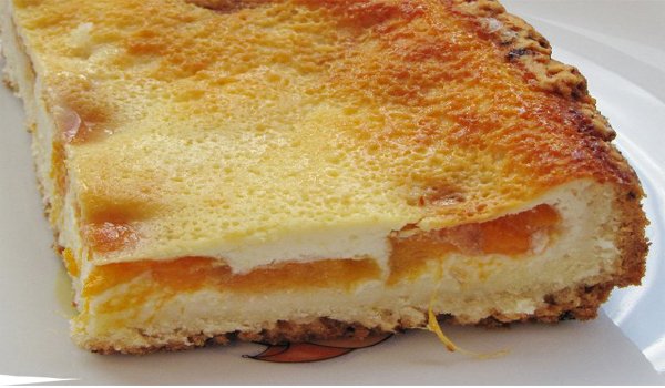 Заливной пирог с яблоками