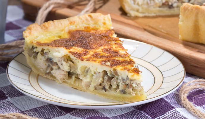 Лоранский пирог с курицей и грибами