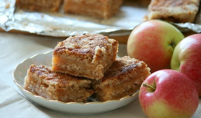 Насыпной пирог с яблоками
