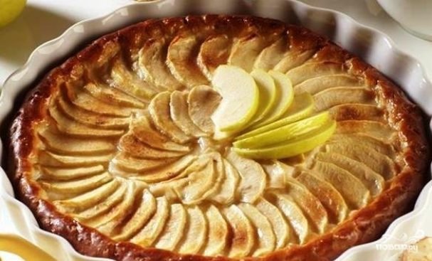 Быстрый пирог с яблоками