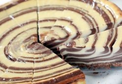 Пирог зебра в мультиварке