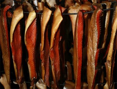 Салаты с копченой горбушей