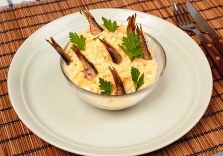 Салат из шпрот