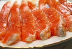 Салаты с красной рыбой