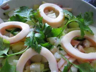 Салаты из кальмаров