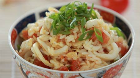 Салат из кальмаров с рисом