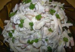 Салат с кальмарами и грибами