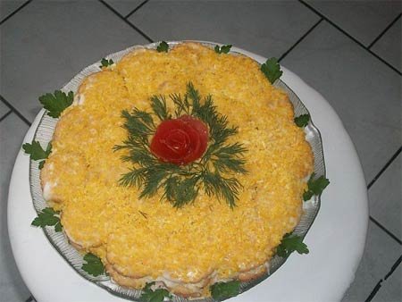 Салат с крекером