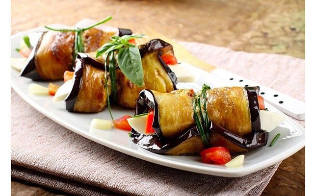 Рулетики из баклажанов