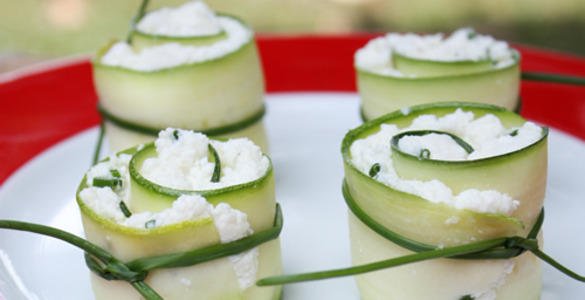 Рулетики из цуккини с творогом