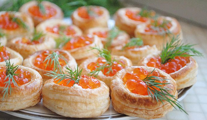 Волованы с красной икрой