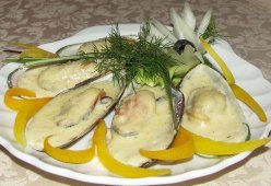Запеченные мидии с вкусным сырным соусом
