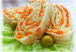 Лаваш с рыбой, зеленью, сыром и чесноком