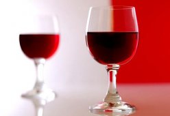 Красное фруктовое вино