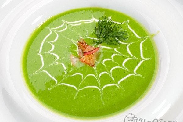 Крем-суп из зеленого горошка и салата Айсберг