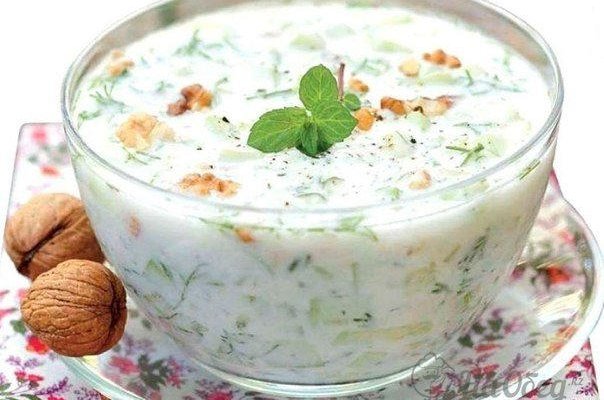 Освежающий суп с огурцами и укропом