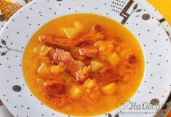 Суп гороховый с копчеными ребрышками