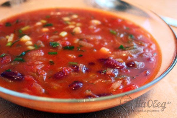 Суп-пюре с консервированной фасолью и томатами