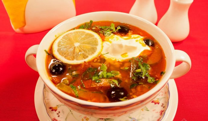 Солянка сборная мясная