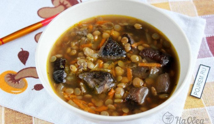 Суп из чечевицы с сушеными грибами