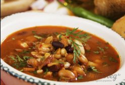 Суп фасолевый с копченостями