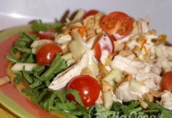 Салат из индейки (курицы) с яблоками и кукурузой