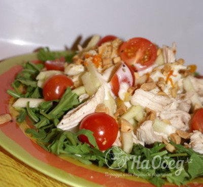 Салат из индейки (курицы) с яблоками и кукурузой