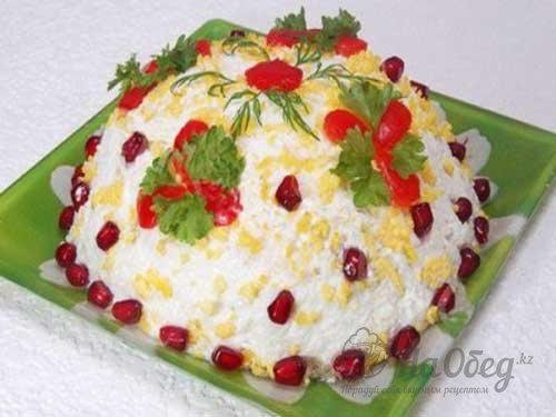 Салат с копченой курицей и черносливом