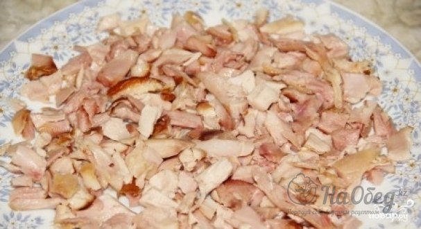 Салатик с копченым окороком и омлетом