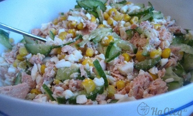 Салат с горбушей и свежим огурцом