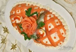 Салат с красной рыбой и яблоком «Принцесса»