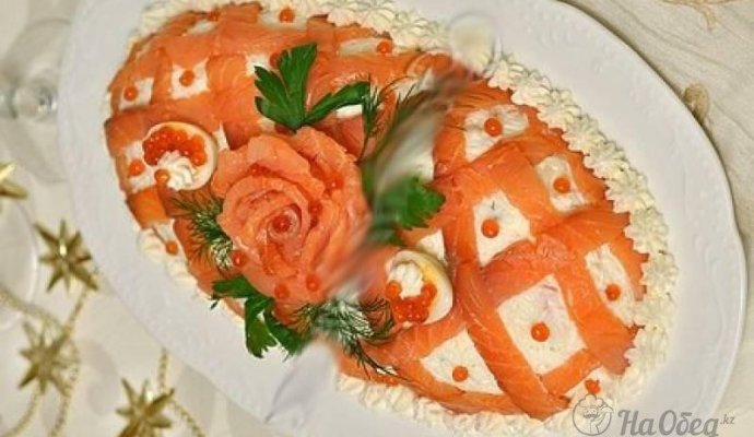 Салат с красной рыбой и яблоком «Принцесса»