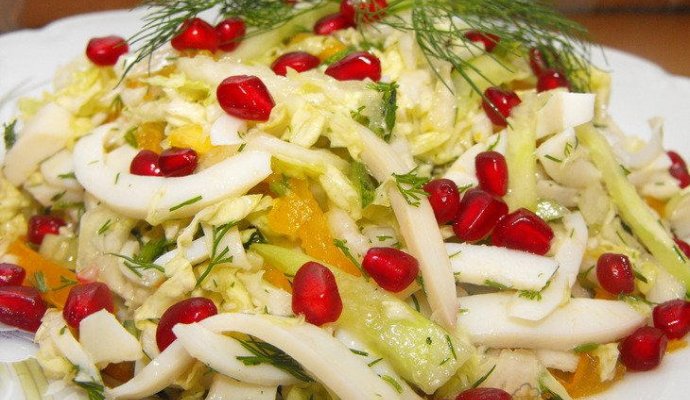 Салат из пекинской капусты с кальмарами