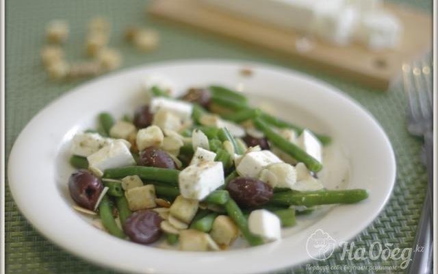 Салат из зеленой фасоли с фетой