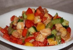 Хлебный салат с помидорами
